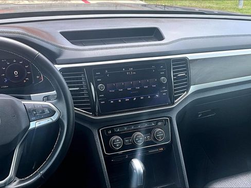 Used 2022 Volkswagen Atlas SE w/ Panoramic Sunroof Package FWD image 8