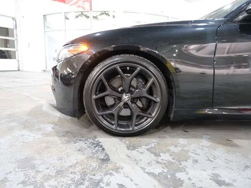 Used 2019 Alfa Romeo Giulia w/ Nero Edizione image 5