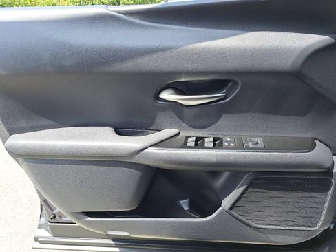 Used 2022 Lexus UX 200 w/ Accessory Package (Z2) FWD image 28