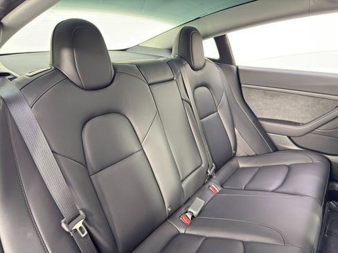 Used 2023 Tesla Model 3 Standard Range image 39