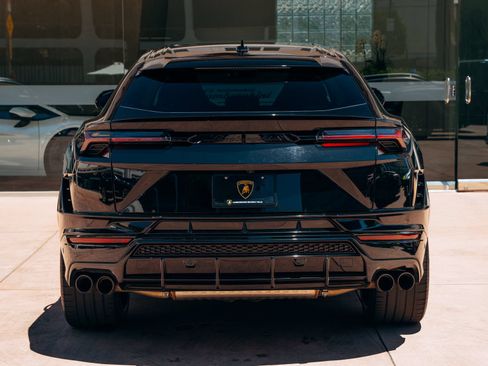 Used 2024 Lamborghini Urus S AWD/4WD image 4