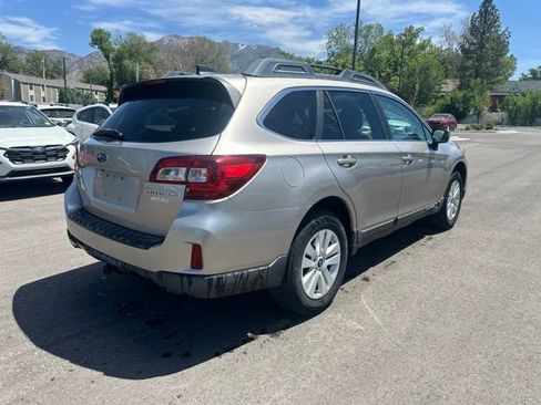 Used 2016 Subaru Outback 2.5i Premium AWD/4WD image 3