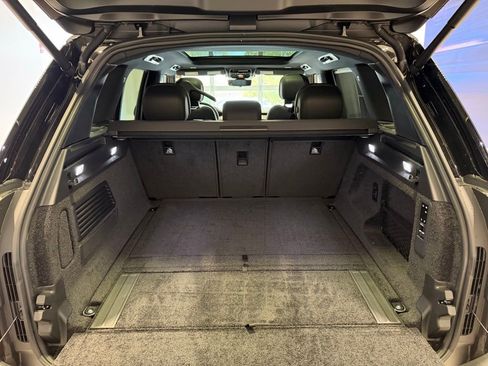 New 2025 Land Rover Range Rover SE AWD/4WD image 14