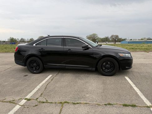 Used 2017 Ford Taurus Police Interceptor image 3