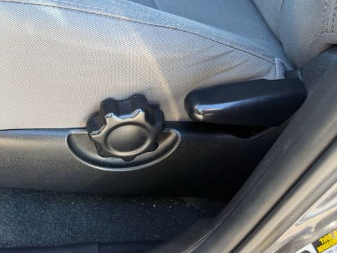 Used 2017 Toyota Tacoma SR5 image 18