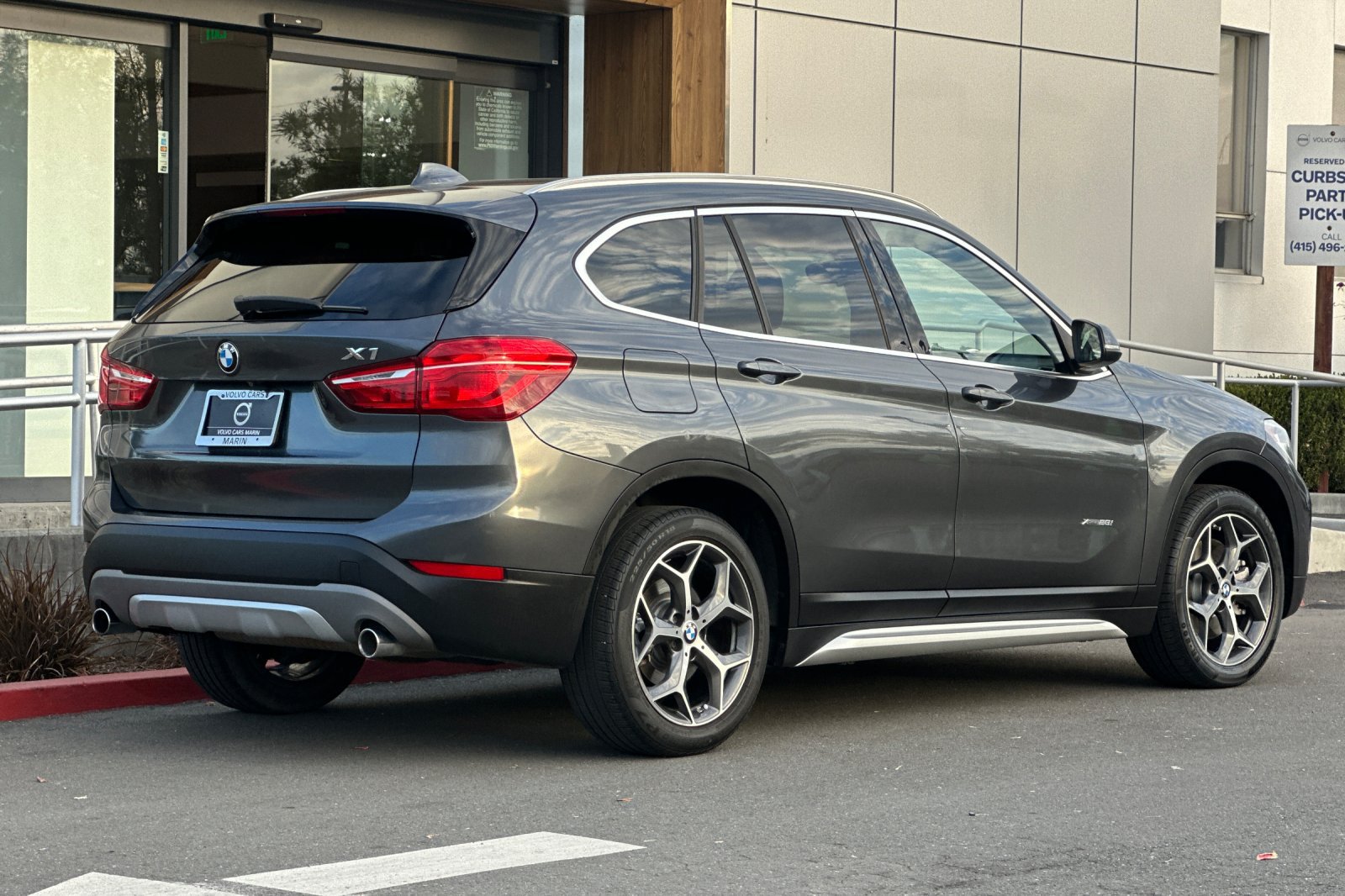 Used 2018 BMW X1 xDrive28i AWD/4WD image 2