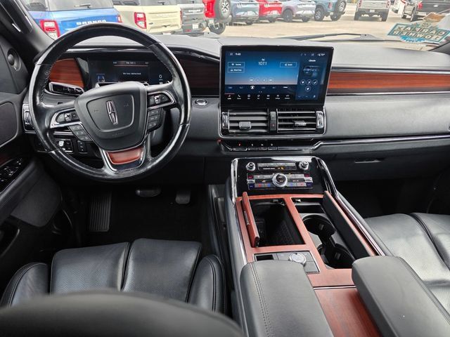 Used 2023 Lincoln Navigator L Reserve w/ Monochromatic Package AWD/4WD image 12