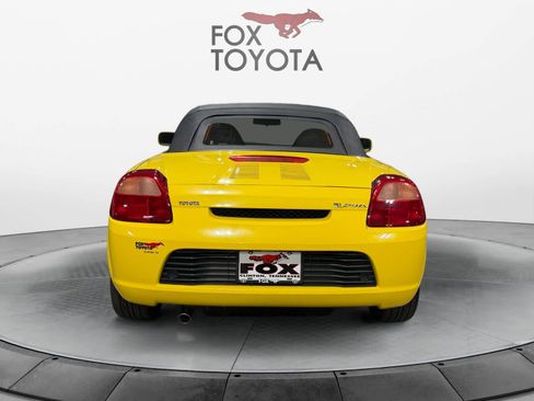 Used 2002 Toyota MR2 RWD image 5