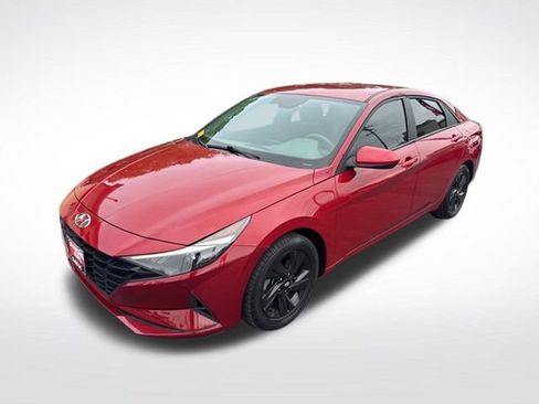 Used 2023 Hyundai Elantra SEL w/ Cargo Package FWD image 7