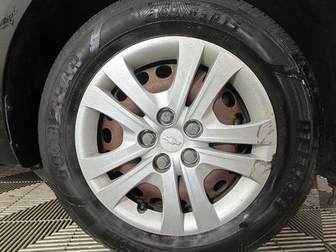 Used 2018 Chevrolet Sonic LS FWD image 34