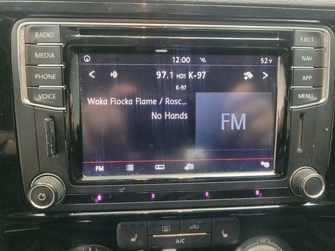 Used 2016 Volkswagen Jetta SEL image 25