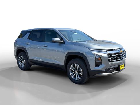New 2026 Chevrolet Equinox LT w/ Safety and Technology Package FWD image 7