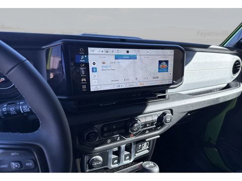 Used 2025 Jeep Wrangler Sport image 14