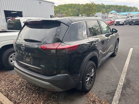 Used 2023 Nissan Rogue S AWD/4WD image 4