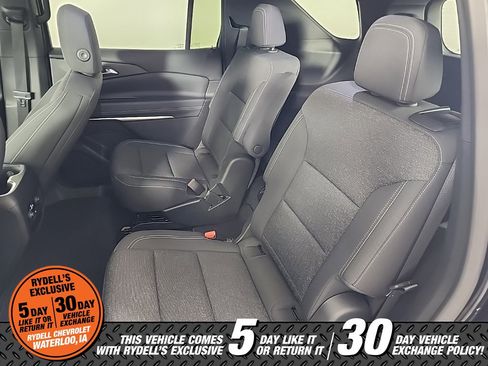 Used 2025 Chevrolet Traverse LT image 22