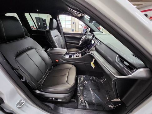 New 2025 Jeep Grand Cherokee Limited w/ Trailer Tow Package image 40