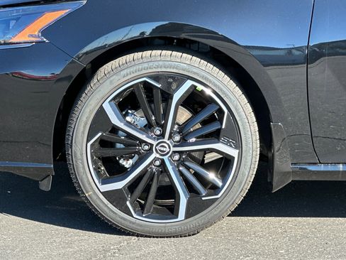 New 2025 Nissan Altima 2.5 SR w/ SR Premium Package image 24