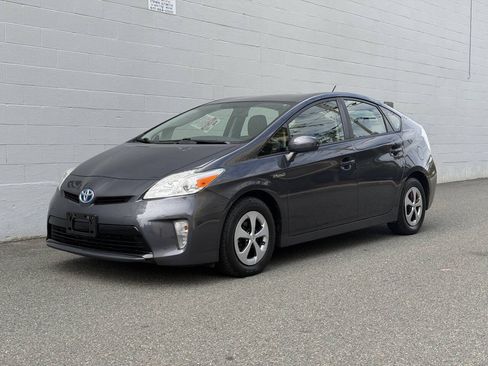 Used 2012 Toyota Prius Two FWD image 2
