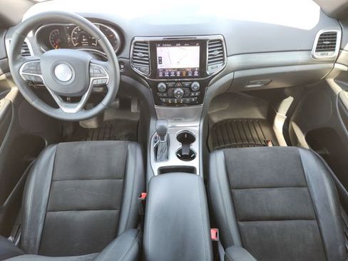 Used 2021 Jeep Grand Cherokee Laredo X image 23