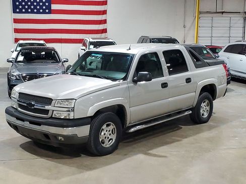 Used 2005 Chevrolet Avalanche LS w/ Onstar Plus Package image 35
