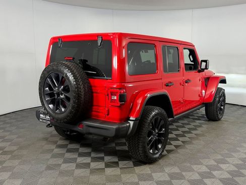 Used 2025 Jeep Wrangler Unlimited Sahara AWD/4WD image 14
