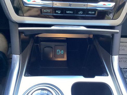 Used 2020 Ford Explorer XLT w/ Equipment Group 202A image 33