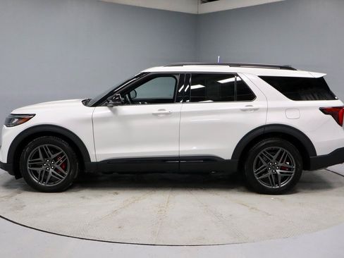 Certified 2025 Ford Explorer ST image 7