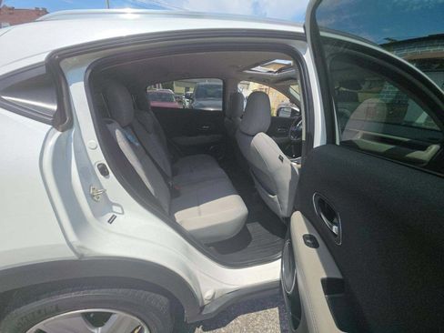 Used 2020 Honda HR-V EX image 12
