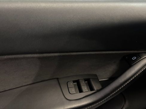 Used 2022 Tesla Model Y Long Range image 11