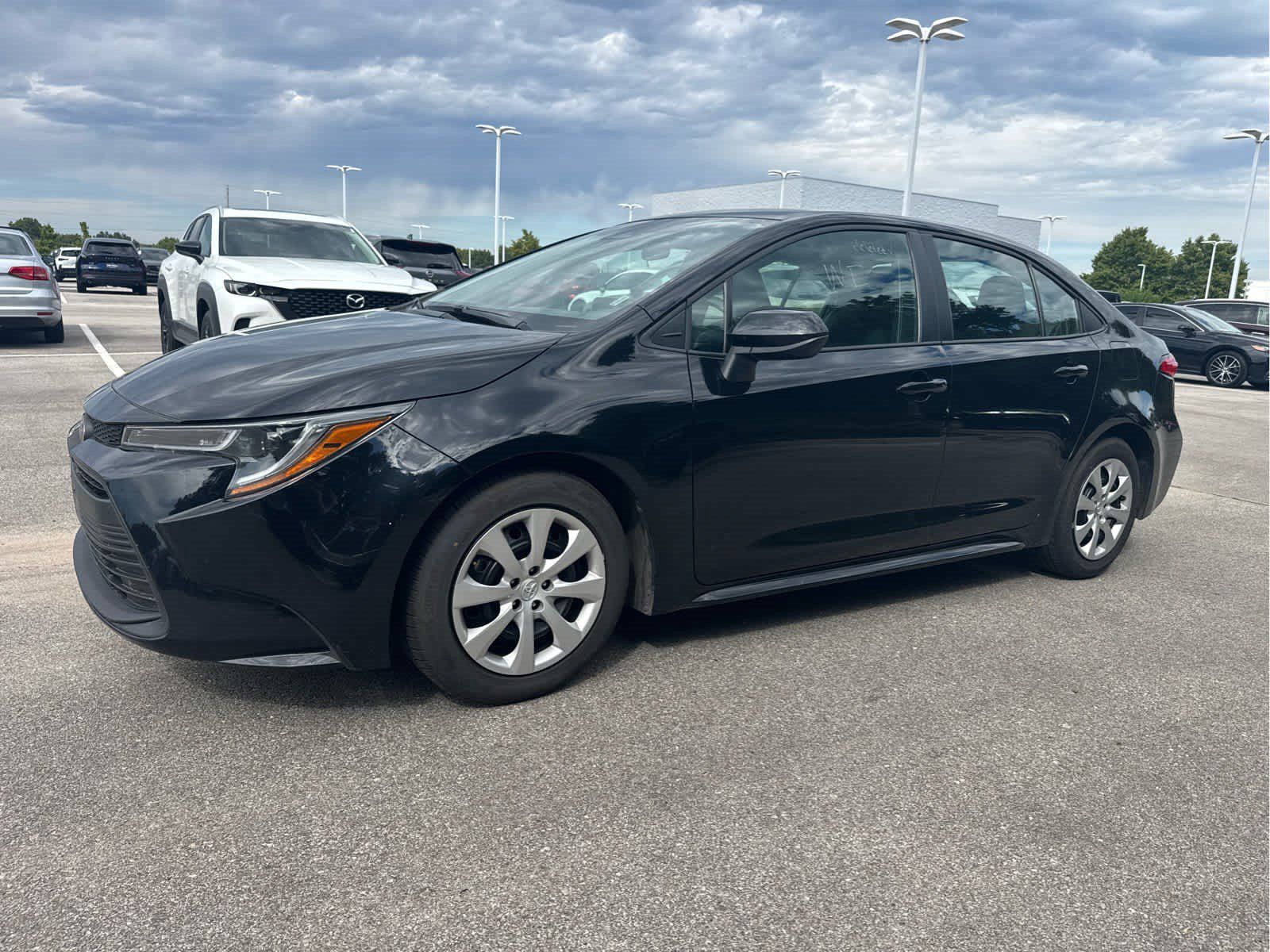 Used 2025 Toyota Corolla LE FWD image 2