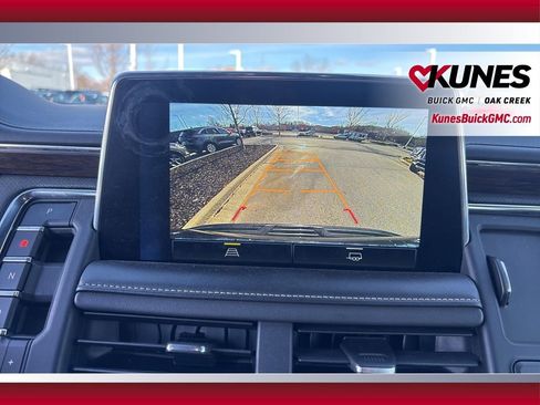 Used 2023 Chevrolet Suburban Premier image 21