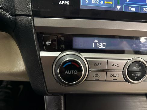 Used 2017 Subaru Outback 2.5i Premium AWD/4WD image 23