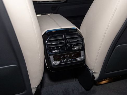 Used 2026 BMW iX xDrive45 w/ Premium Package AWD/4WD image 36