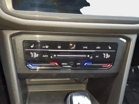 Used 2023 Volkswagen Tiguan SE image 22