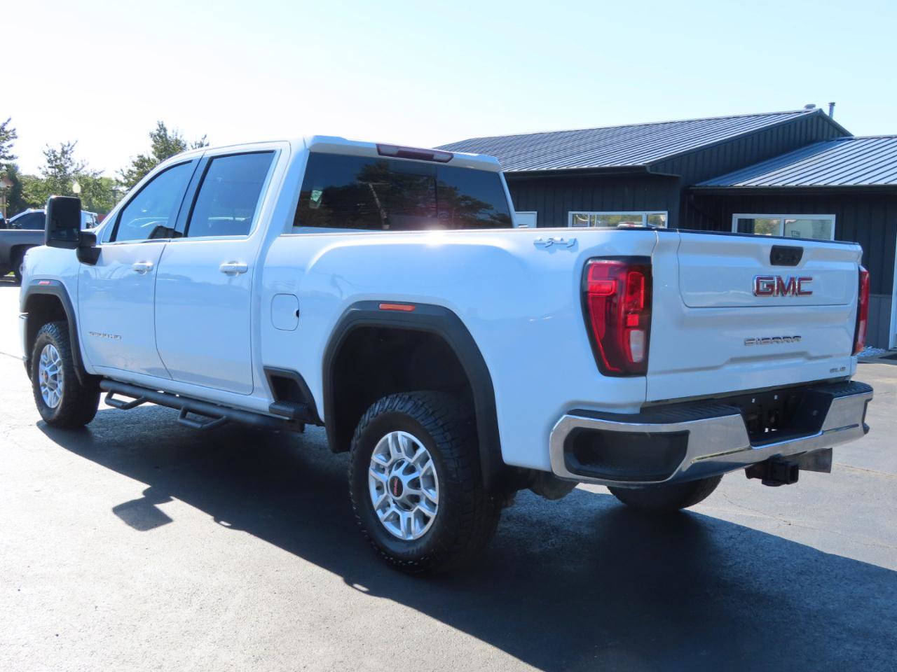Used 2022 GMC Sierra 2500 SLE w/ SLE Convenience Package AWD/4WD image 4