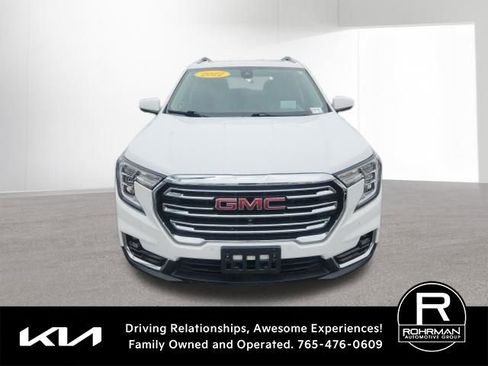 Used 2022 GMC Terrain SLT w/ Tech Package AWD/4WD image 2