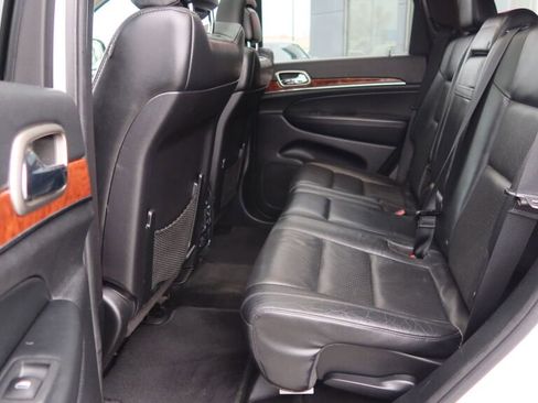 Used 2013 Jeep Grand Cherokee Limited w/ Luxury Group II image 14