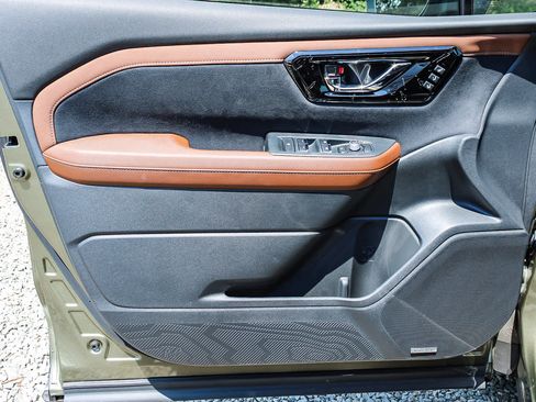 New 2025 Subaru Forester Touring image 21