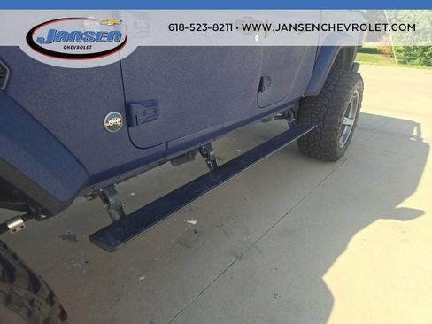 Used 2023 Jeep Gladiator Sport AWD/4WD image 12