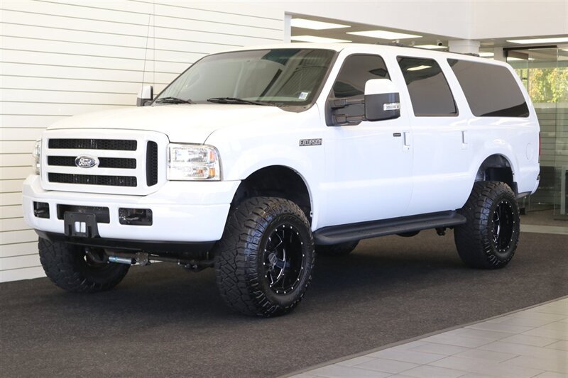 Used 2005 Ford Excursion XLT AWD/4WD image 1