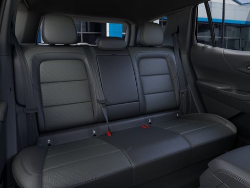 New 2026 Chevrolet Equinox LT w/ Convenience Package II FWD image 17
