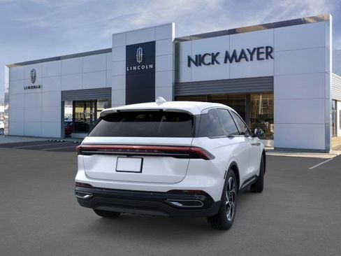 New 2026 Lincoln Nautilus Premier image 10