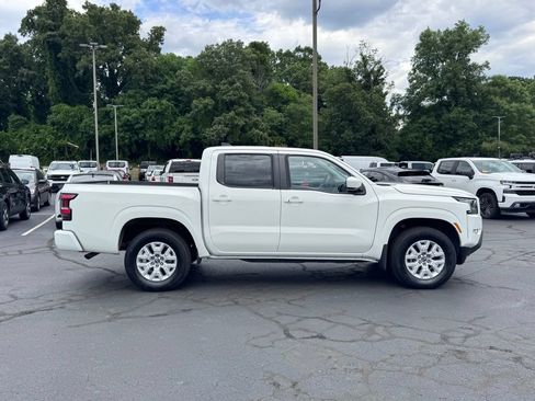 Used 2022 Nissan Frontier SV AWD/4WD image 4