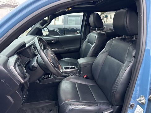 Used 2019 Toyota Tacoma TRD Off-Road image 17