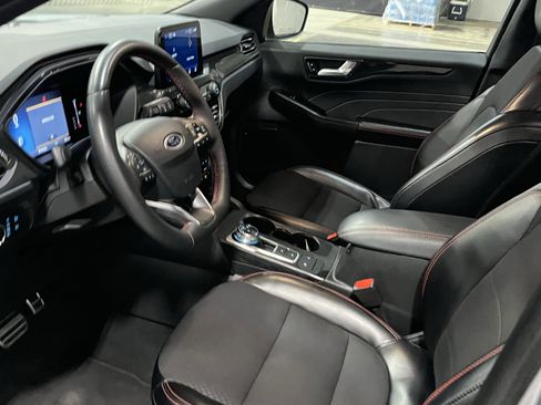 Used 2024 Ford Escape ST-Line image 10