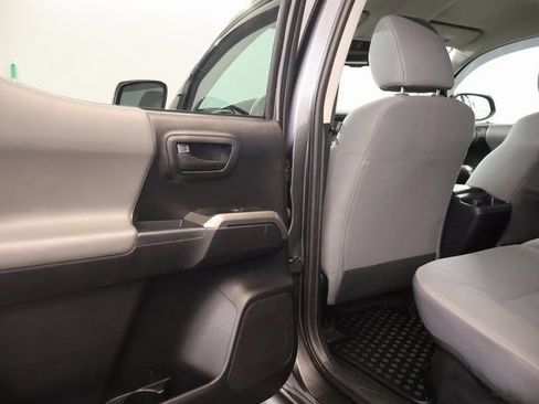 Used 2019 Toyota Tacoma SR5 AWD/4WD image 28