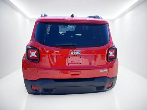 Used 2019 Jeep Renegade Latitude FWD image 6
