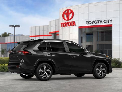 New 2025 Toyota RAV4 SE image 14