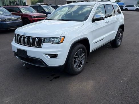 Used 2018 Jeep Grand Cherokee Limited AWD/4WD image 2