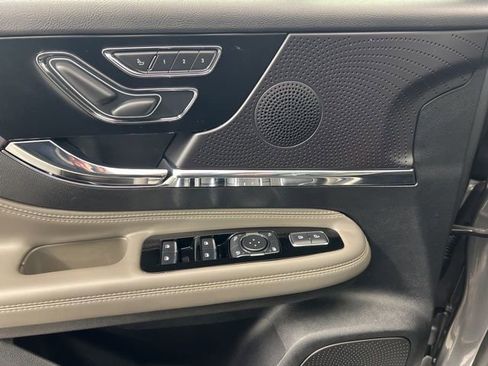 Certified 2025 Lincoln Corsair AWD w/ Equipment Group 101A image 17